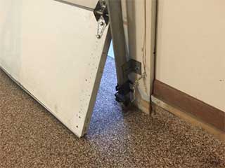 Garage Door Problems You Can Troubleshoot | Garage Door Repair San Tan Valley, AZ Garage Door Problems You Can Troubleshoot | Garage Door Repair San Tan Valley, AZ